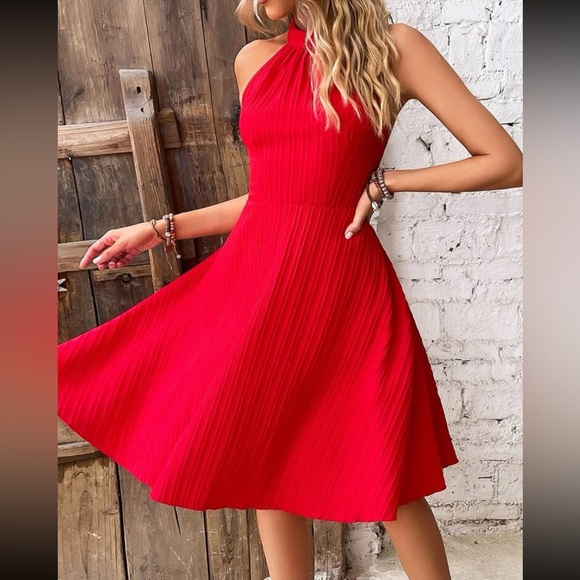 Boho lace panel open back halter dress - Picture 4 of 6